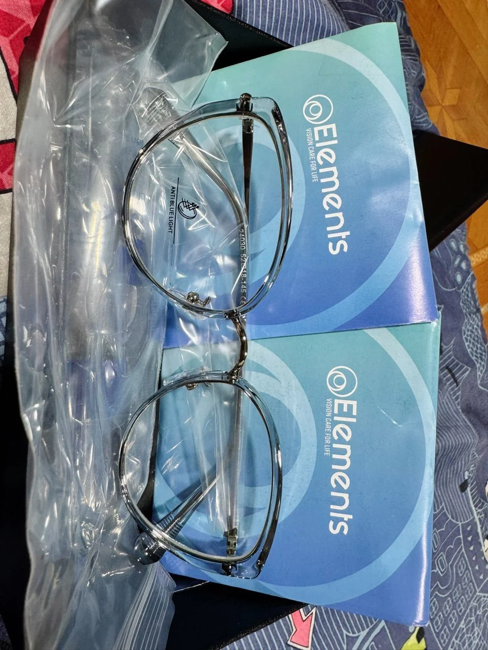 So sánh độ mỏng của các dòng tròng kính Essilor chiết suất cao